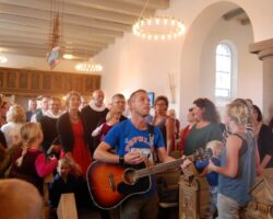 Skjern bykirke indvier præst