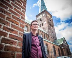 Ny bogudgivelse om kirken