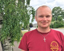 Johnny Tidemand er ny præst i Søhøjlandets Kirke